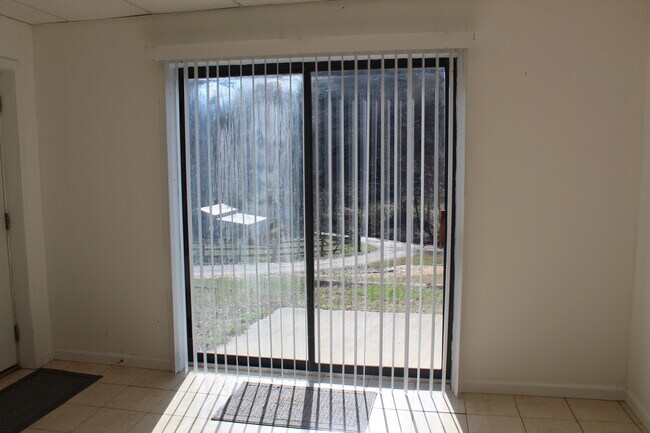 Building Photo - 28 Brown Hollow Ln