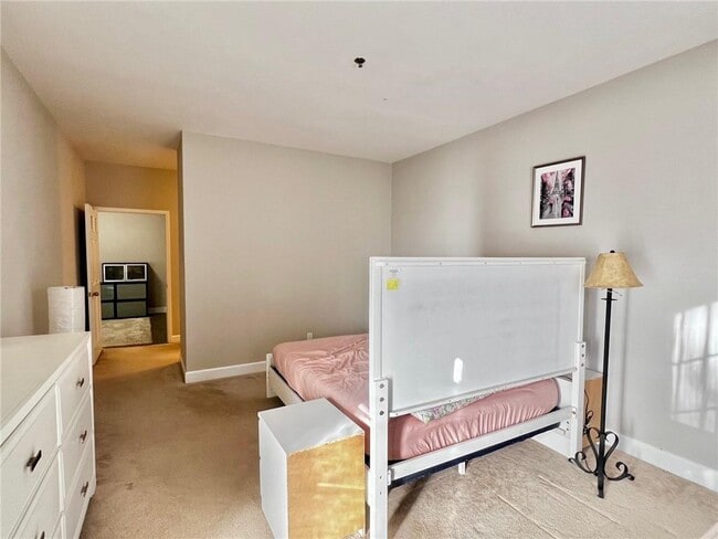 Building Photo - 2921 Lenox Rd NE