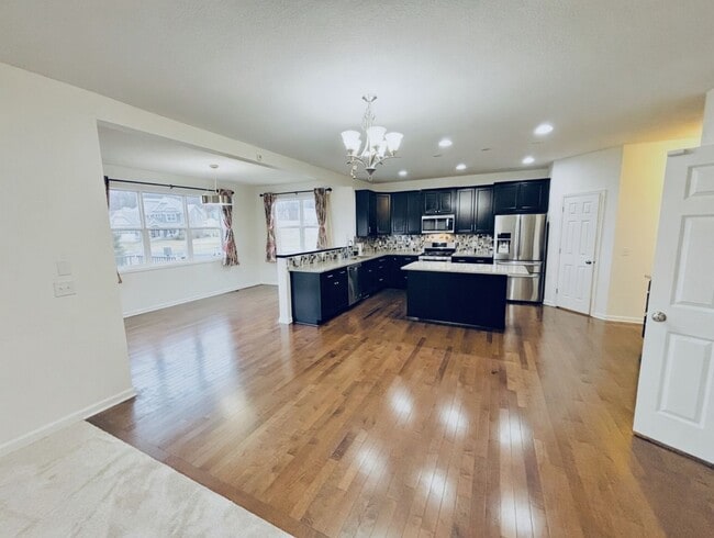 Building Photo - Beautiful 4 Bedroom Single Family Home in Prime Shakopee Neighborhood