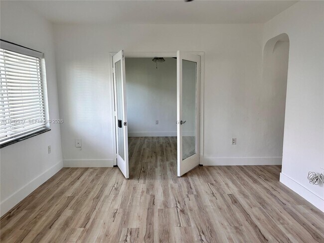 Building Photo - 7207 Bay Dr