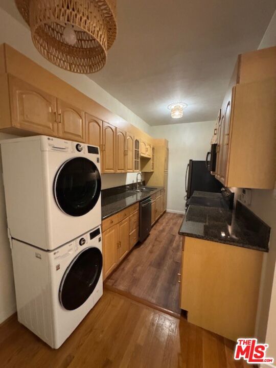 Building Photo - 340 N Oakhurst Dr