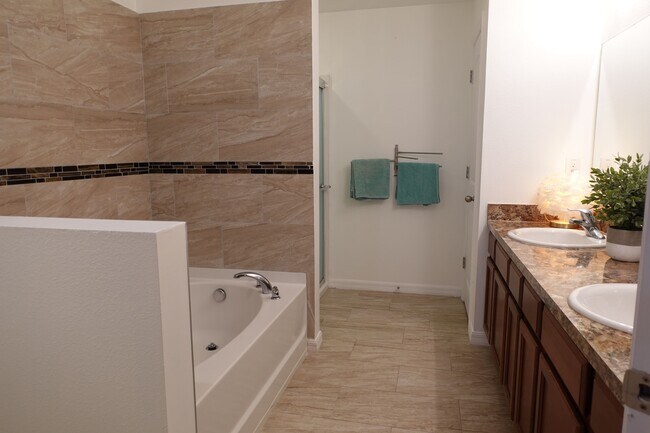 Building Photo - 11808 Thicket Wood Dr