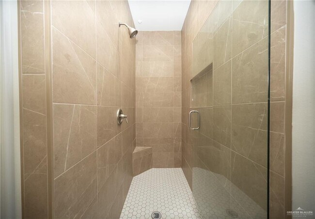 Building Photo - 5 Redbud Ln