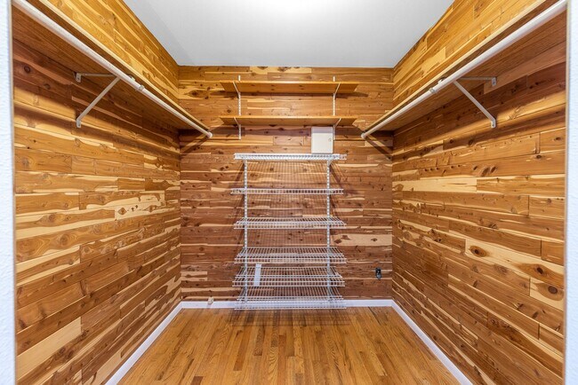 Building Photo - Lower Kennydale - Renton 4-bedroom 2.5 bath.