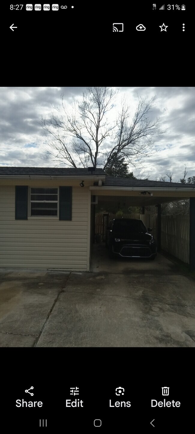 Building Photo - 906 La Dayne Ave
