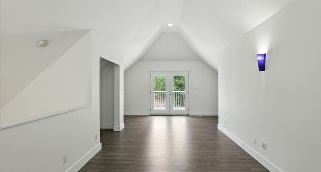 Building Photo - East Renton near Lake Kathleen MIL home - ...