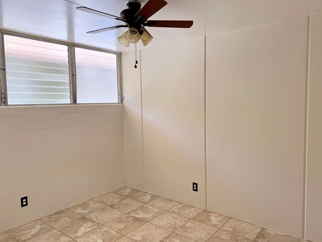 Building Photo - 2 Bedroom/1 Bath/1 parking Cathedral Point...