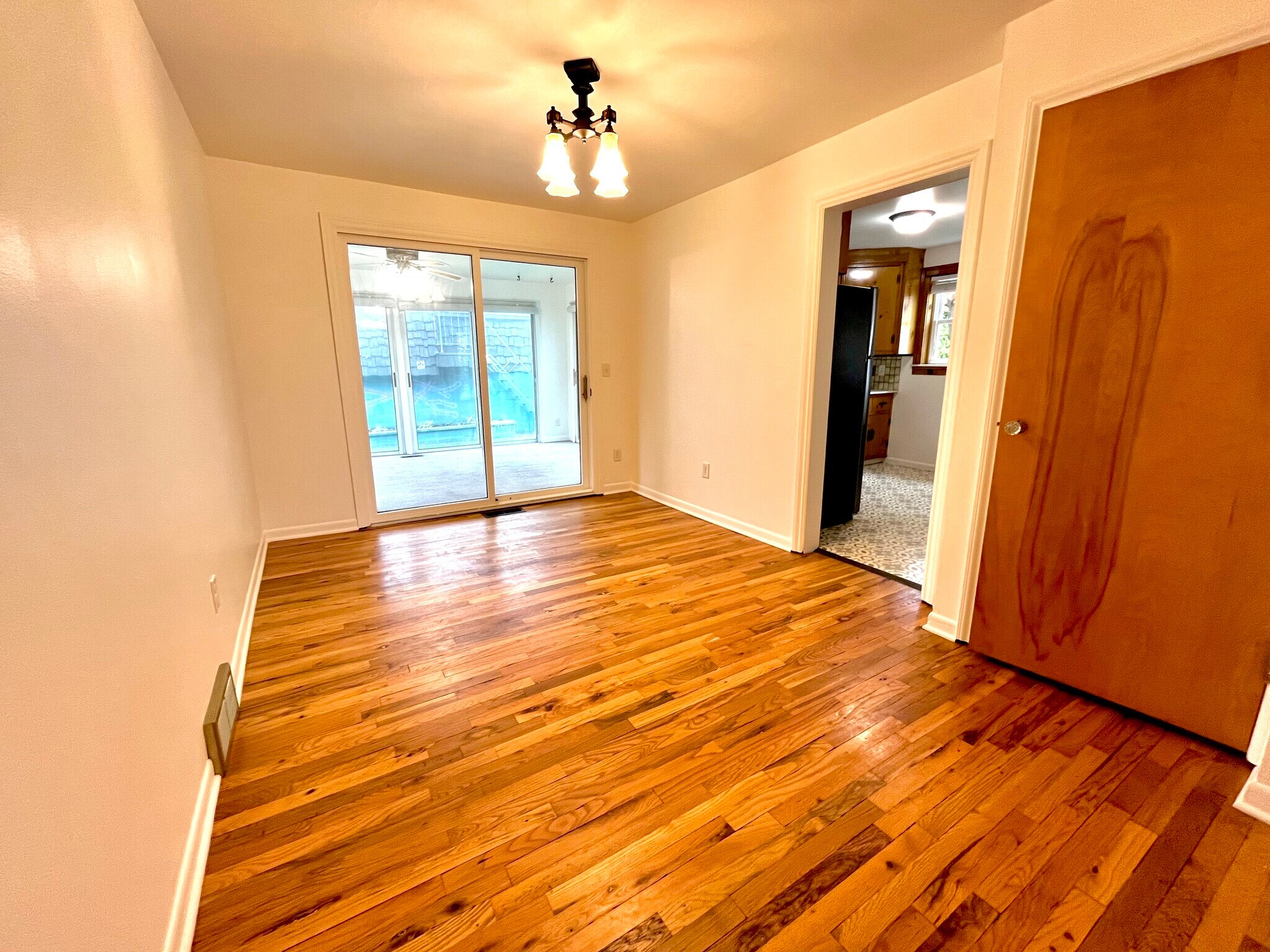 Building Photo - 706 Grand Ave NE