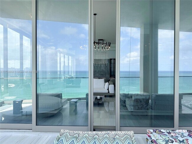 Building Photo - 17901 Collins Ave