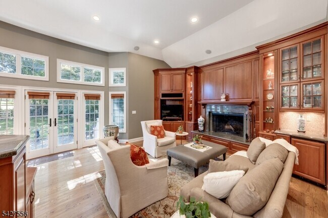 Building Photo - 7 Byron Rd