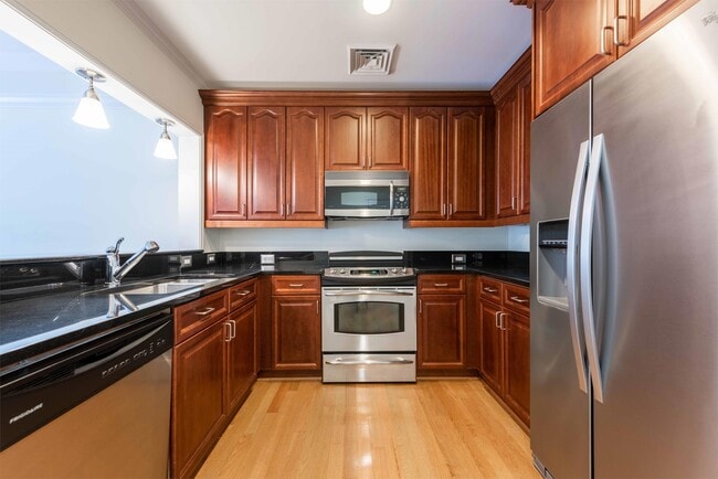 Building Photo - 401 13th St NE