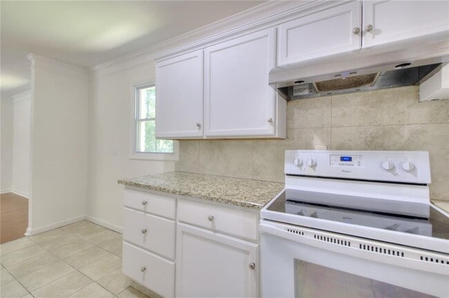 Building Photo - 3946 Green Oak Dr