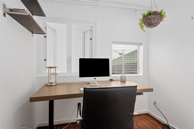 Building Photo - 2914 Commerce St