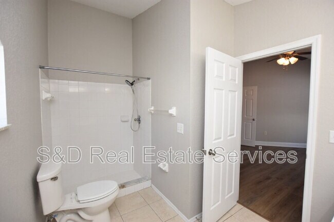 Building Photo - 141 Osprey Heights Dr