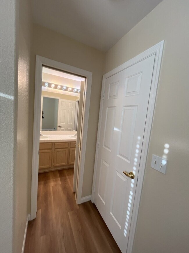 Building Photo - Encounter the ultimate luxury living experience with this 4-bedroom, 2197 sq ft house