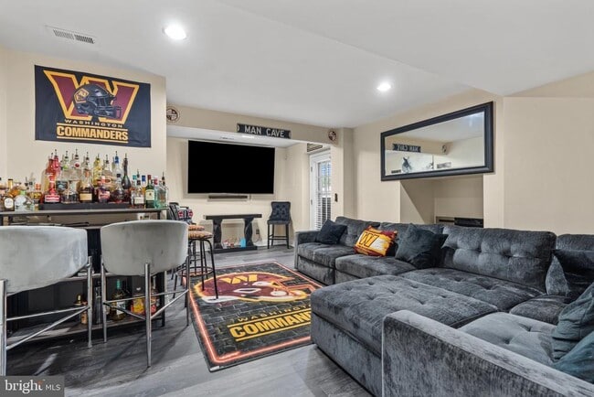 Building Photo - 18318 Lyles Dr