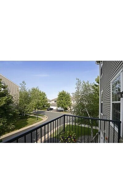 Building Photo - 15524 Lilac Dr