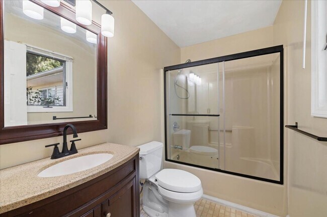 Building Photo - 1102 Mourning Dove Dr