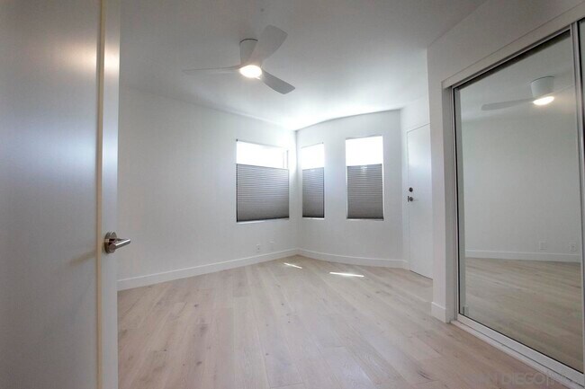 Building Photo - 8121 Camino del Sol