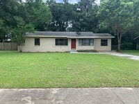 Building Photo - 3 Bed 1 Bath | Large Fenced Yard | Washer/...