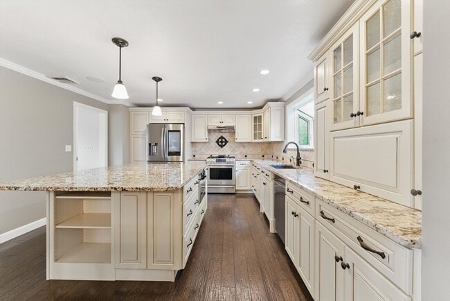 Building Photo - 121 Indian Meadow Dr