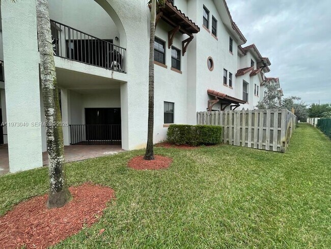 Building Photo - 10600 NW 88th St