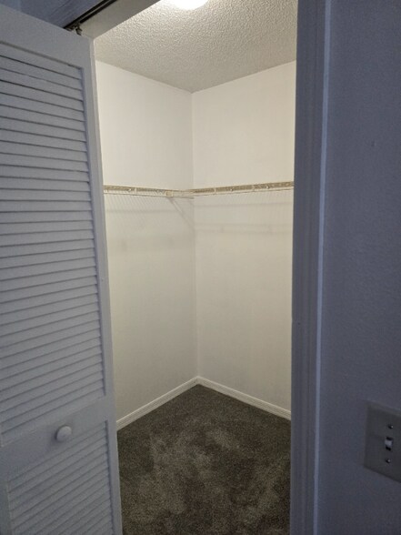 Building Photo - 3205 Montrose Cir