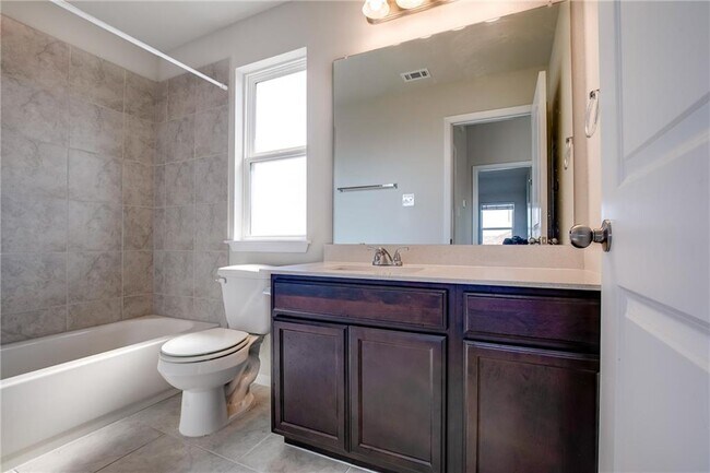 Building Photo - 226 Trailside Ln