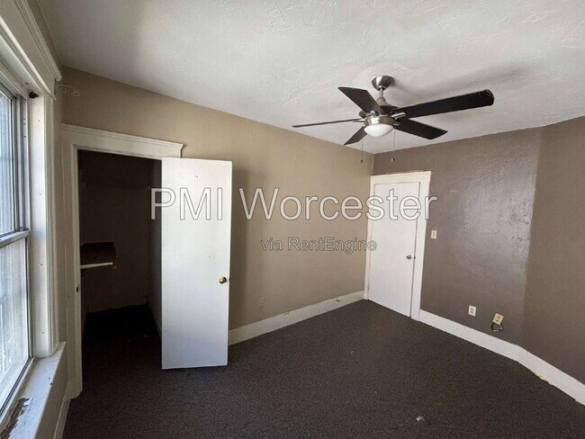 Building Photo - 174 Ingleside Ave