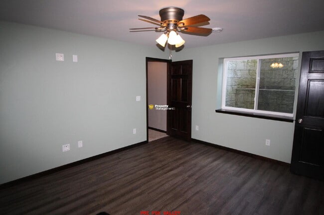 Building Photo - Short Lease Available
