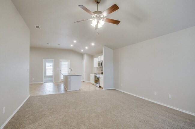Building Photo - Beautiful 3/2/2 in Bell Farms