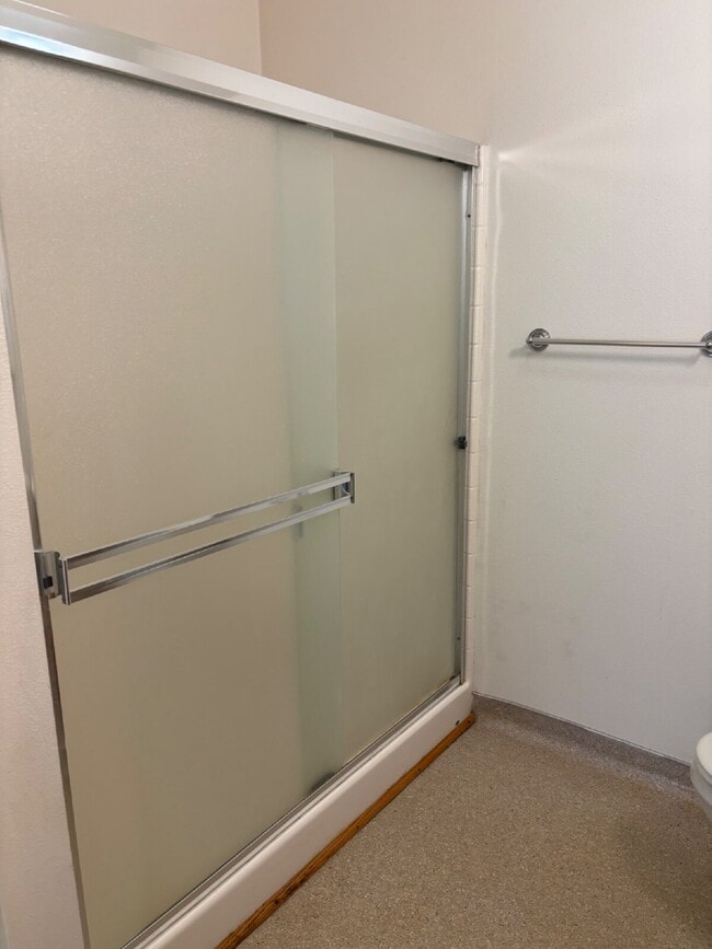 Building Photo - Available Soon! Apply now for this cute one bedroom apartment for $1250