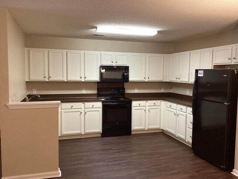 Building Photo - 237 Maypop Dr