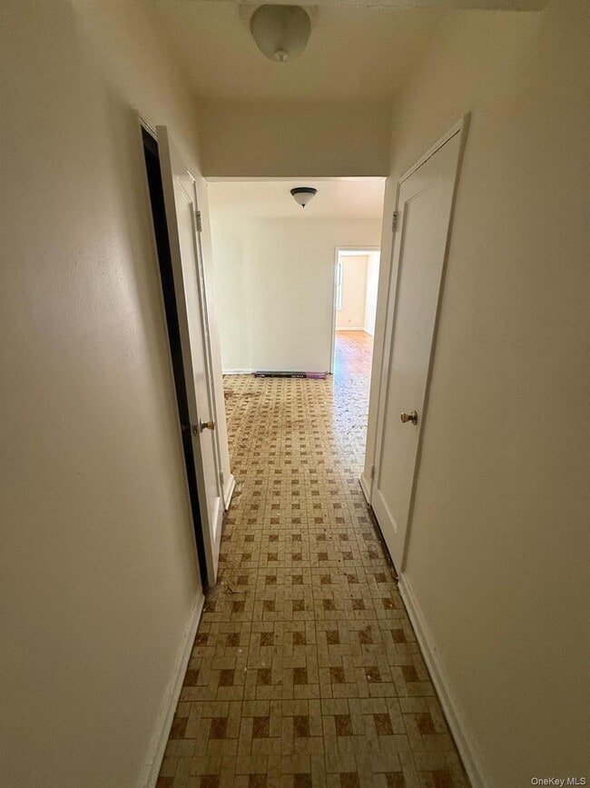 Building Photo - 105-38 63rd Dr