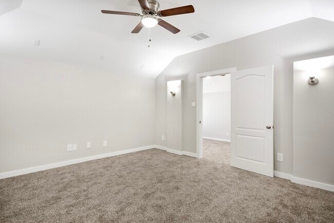 Building Photo - 28243 Chalet Park Dr