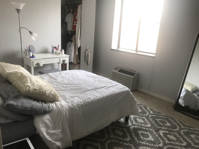 Bedroom 1 - 1339 N Dearborn St