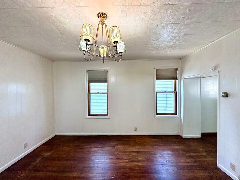 Building Photo - 1112 Williams St