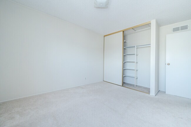 Building Photo - 1034 Shoal Dr