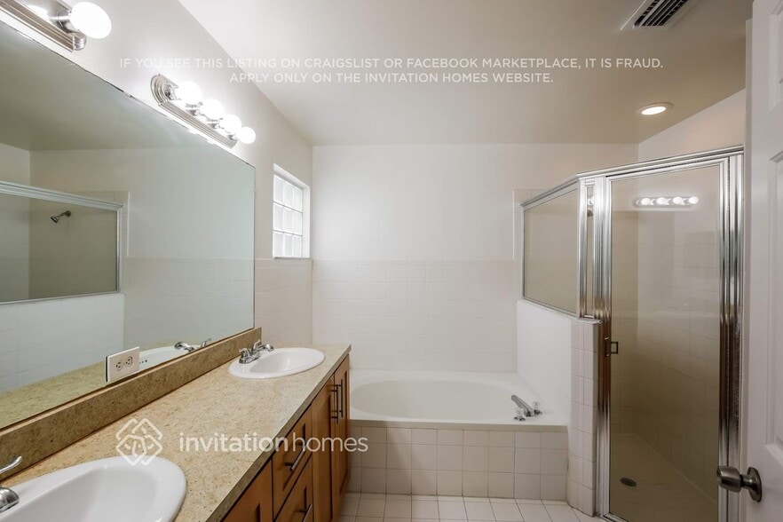 Building Photo - 1614 SW 158th Terrace