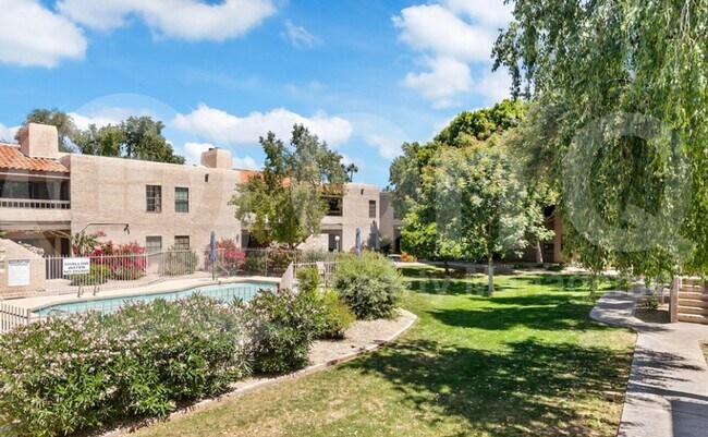 Building Photo - 5998 N 78th St