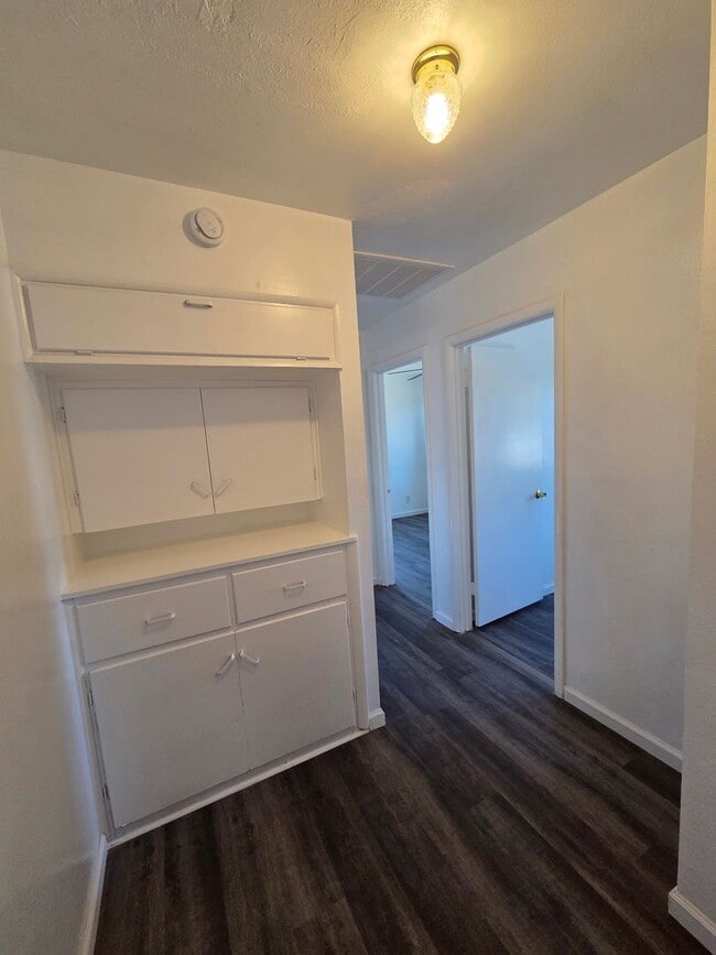 Building Photo - 3 or 4 Bedroom Home For Rent with New Refrigerated Air