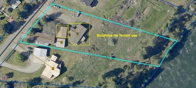 Building Photo - Post Falls Riverfront Home!