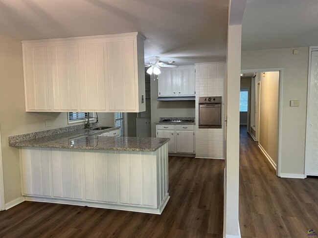 Building Photo - 4693 Twin Oak Dr