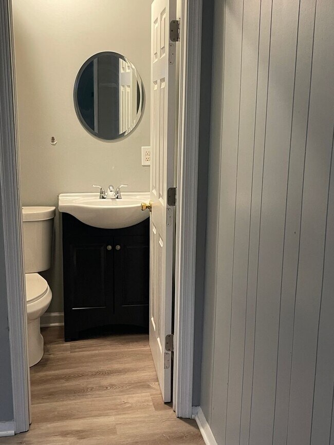 Building Photo - Coming SOON! UPDATED! GREAT AMENITIES! GREAT LOCATION! 4 Bedroom 2.5 Bathroom