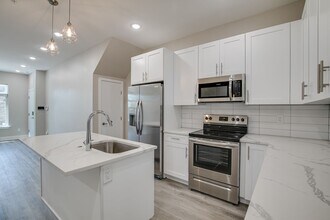 Building Photo - 2017 N College Ave