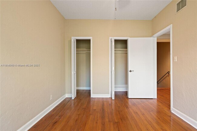 Building Photo - 21 Madeira Ave
