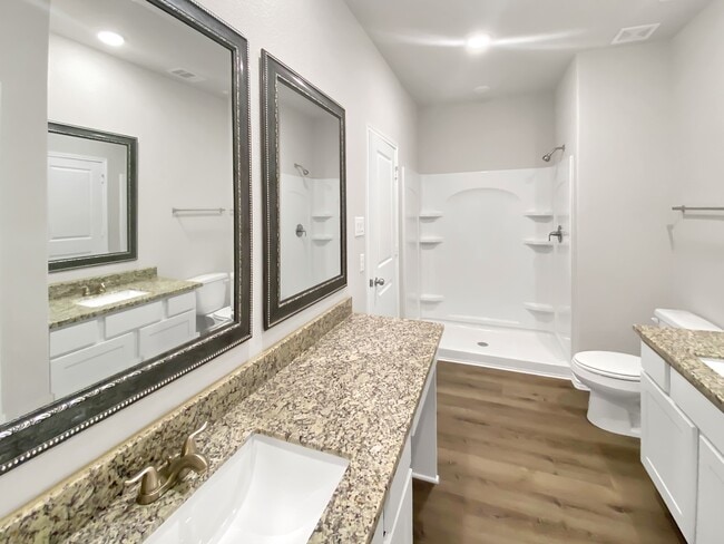 Building Photo - 807 Comanche Bend