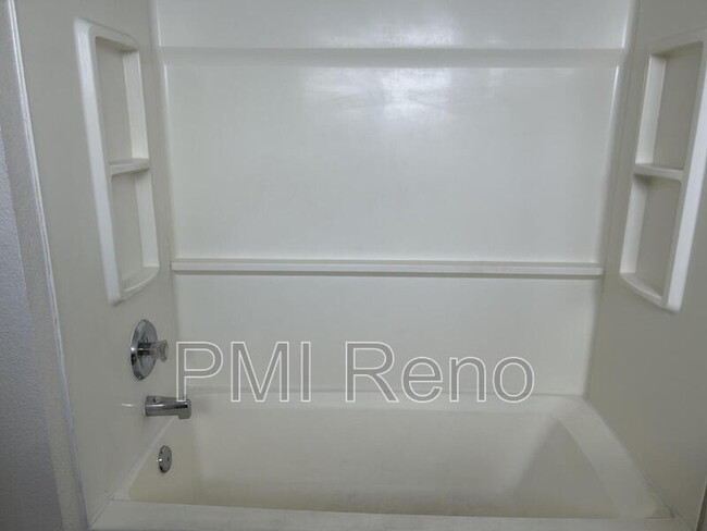 Building Photo - 1303 Powell Ln