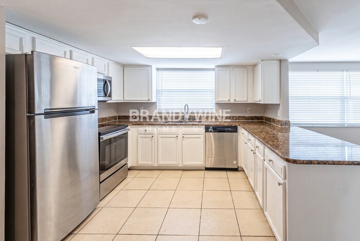 Building Photo - 7815 Treasure Pointe Dr