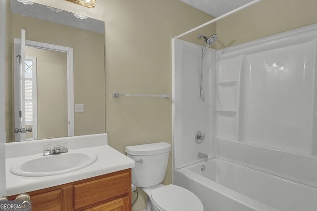 Building Photo - 40 Elisabeth Way